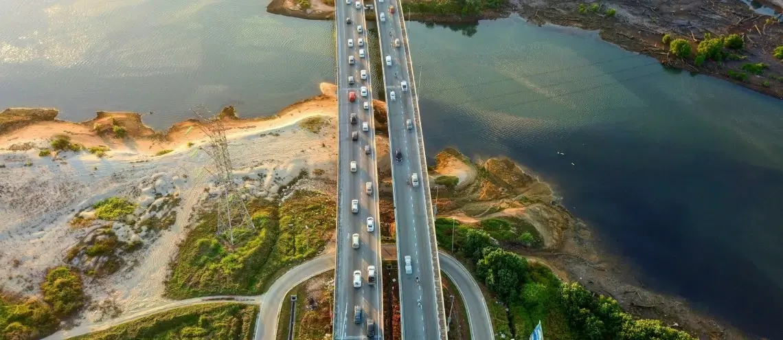 how to cross from Singapore to Malaysia